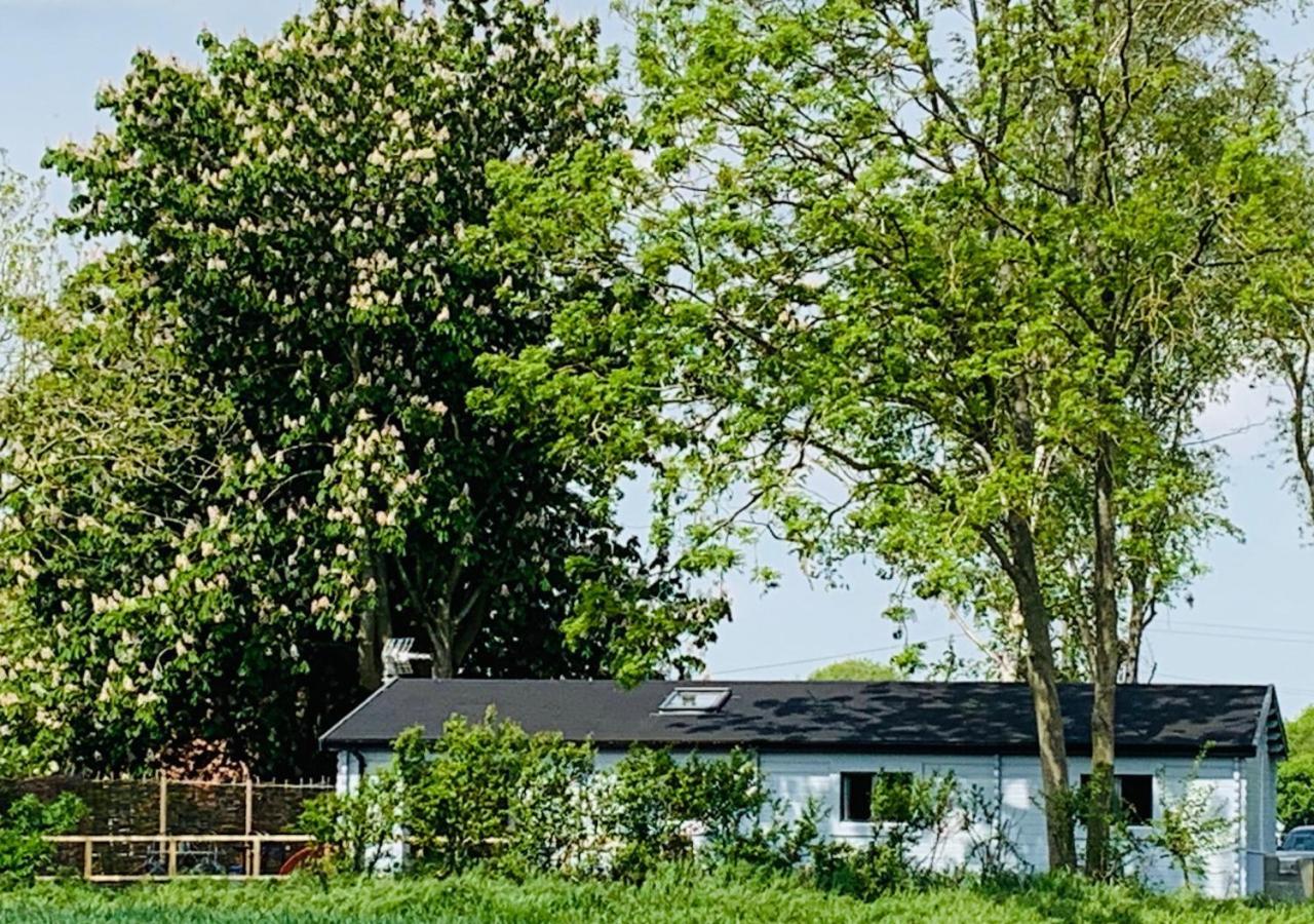 Woodpecker Lodge Stradbroke Exterior photo